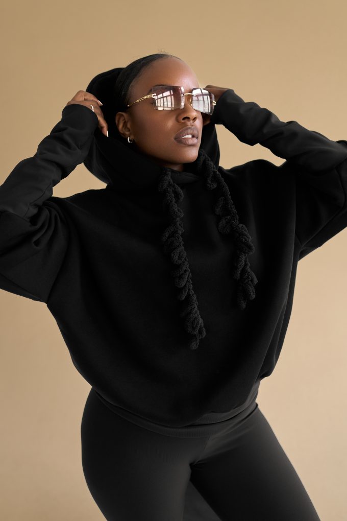 VOGUE ocieplana bluza ze ściągaczami, czarna - UNIWERSALNY