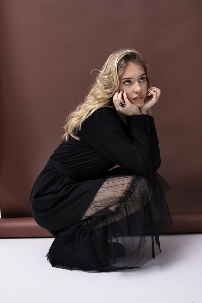 CANDY sukienka z tiulową falbaną, czarna